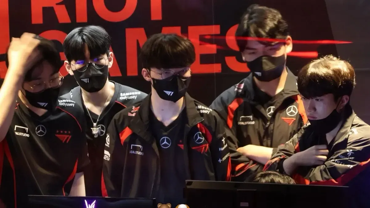 Fan và anti T1 đã làm gì mà khiến LCK tiếng Việt vô tình hưởng lợi?