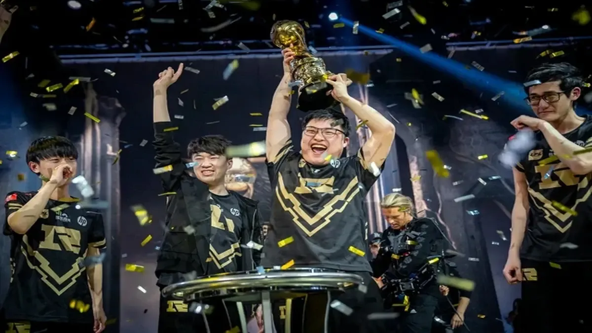 Nhà Vua MSI Một Thời Royal Never Give Up (RNG) Chuẩn Bị "Bay Màu": Hành Trình Huy Hoàng Sắp Khép Lại