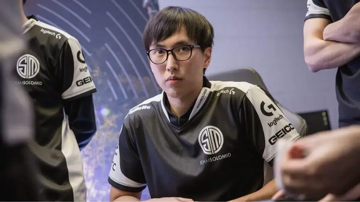 Doublelift bị fan Trung Quốc chỉ trích kịch liệt vì phát ngôn về LPL