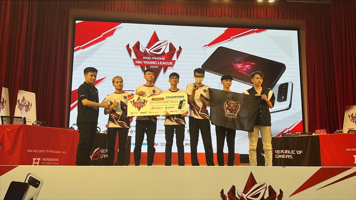 Chung kết ROG HIU Young League 2022: Đại học Hutech vô địch giải Campus