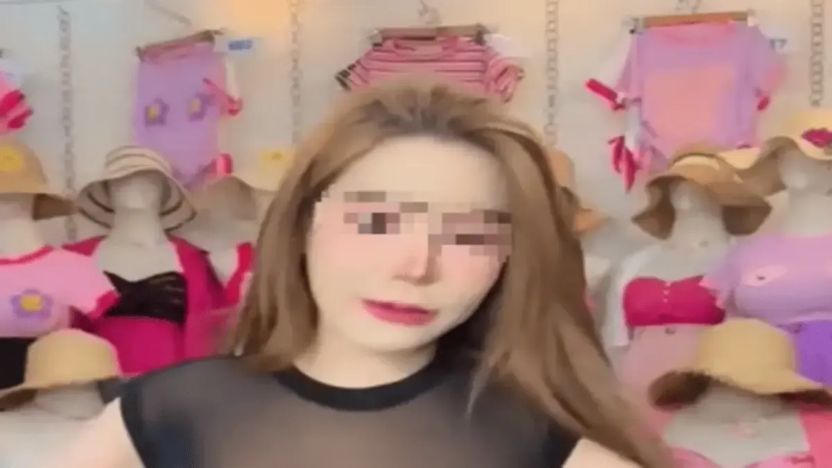 🚨 Hot Girl Livestream Bán Hàng: Khiêu Khích Để Câu View – Đến Bao Giờ Mới Dừng Lại?