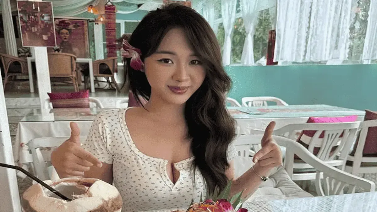 Hot girl streamer tài năng “ăn đứt” Zin Thích Nấu Ăn, gây sốt cộng đồng mạng với màn lên sóng đỉnh