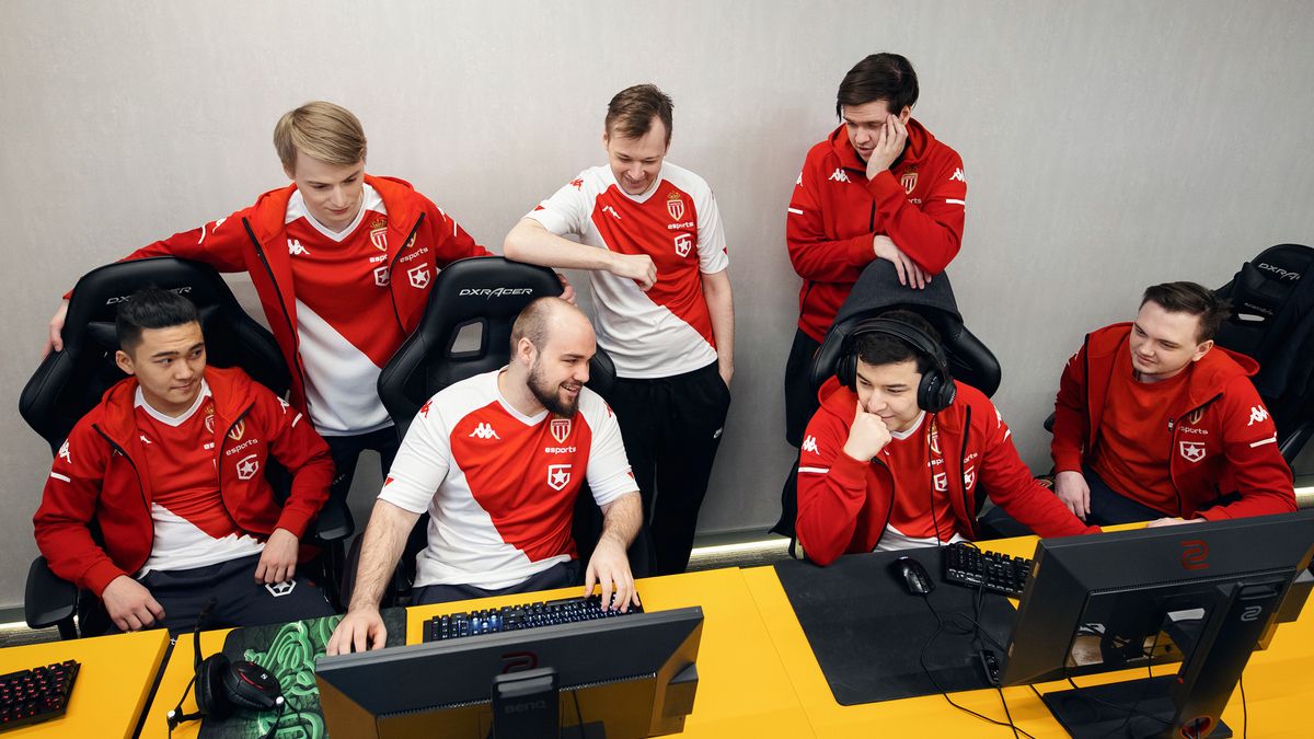 AS Monaco Gambit Dota 2 team sitting at their computers