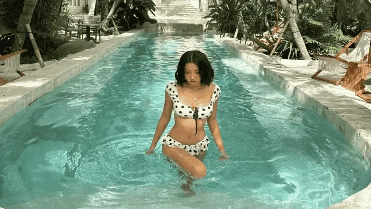 Huyền 2k4 'thiêu đốt' Bali với loạt ảnh bikini cực cháy!