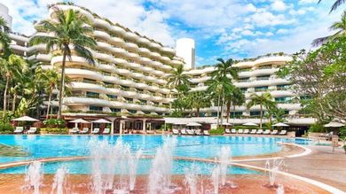 Shangri-La Hotel