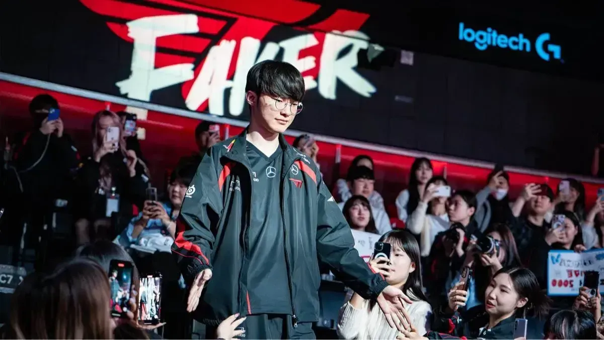 "Cosplay Faker" làm content, TikToker thu hút hàng vạn người xem mỗi lần livestream