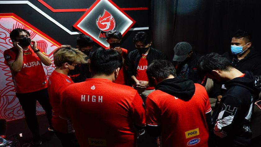 AURA Fire players