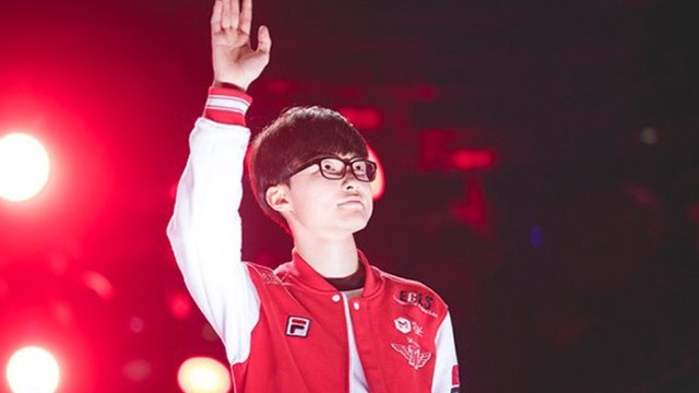 Faker của 2017 về trước là điển hình của việc áp đảo đối phương bằng kỹ năng vào tư duy đi dườngd