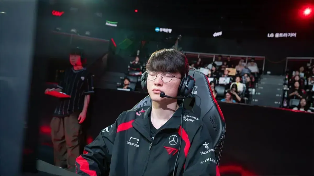 Thất bại trước GEN, Faker có hành vi tự làm đau bản thân khiến fan lo lắng