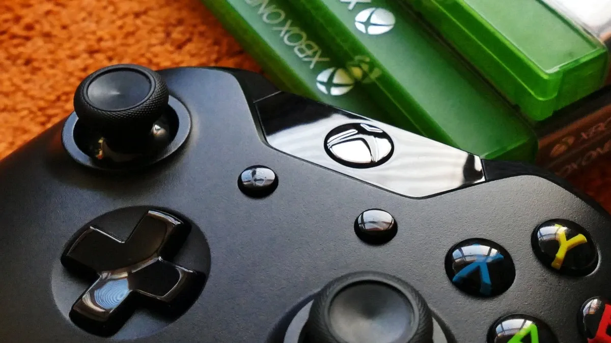 Xbox controller and Xbox physical disc copies