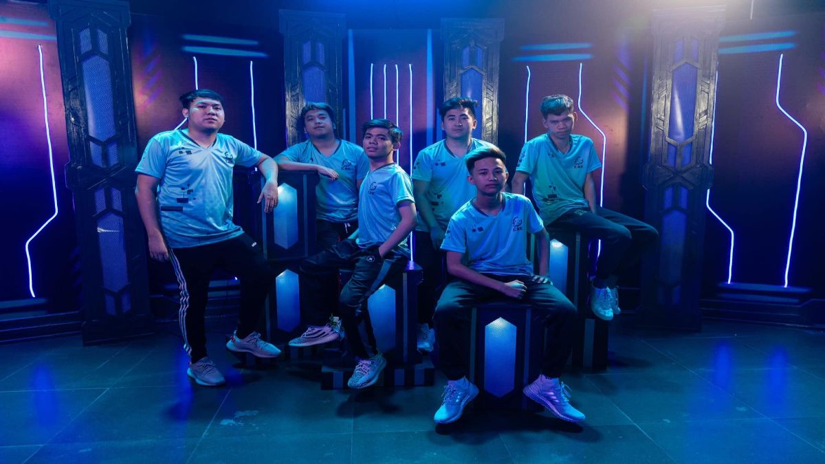 Execration MLBB players sitting