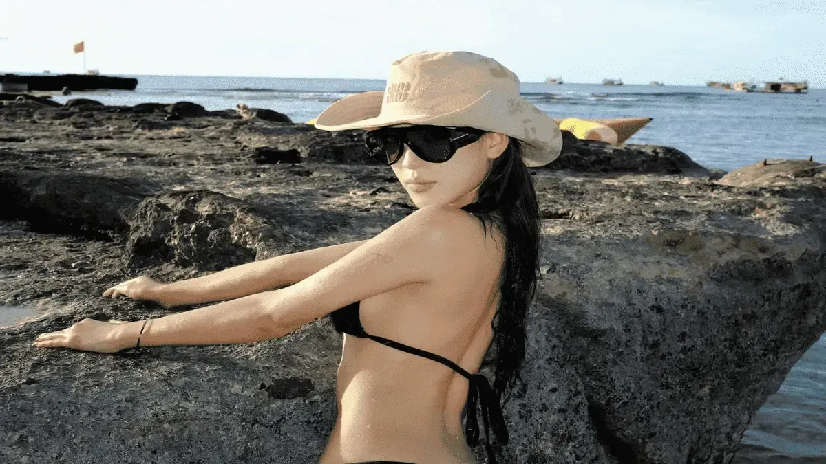 Wyn Anh 'đốt cháy' MXH với bộ ảnh bikini cực phẩm!