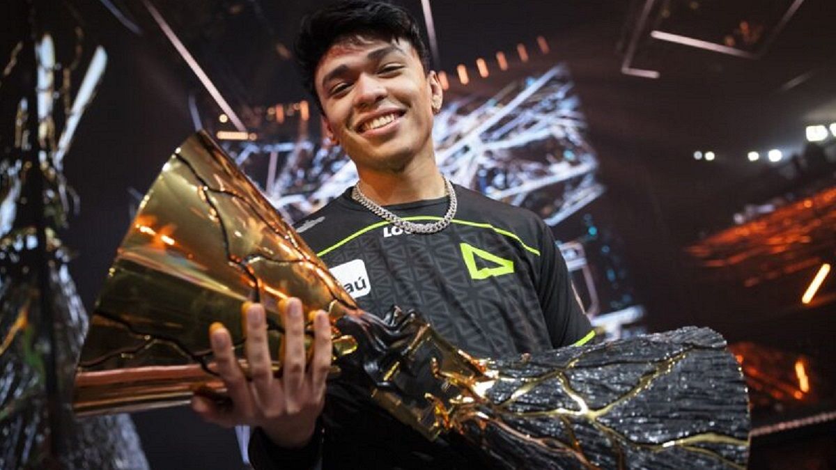 Valorant: Tuyển thủ LOUD xăm cup Champions 2022 lên tay để ăn mừng chức vô địch, 