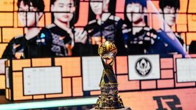 Sự khác biệt giữa RNG và T1 ở trận chung kết MSI 2022