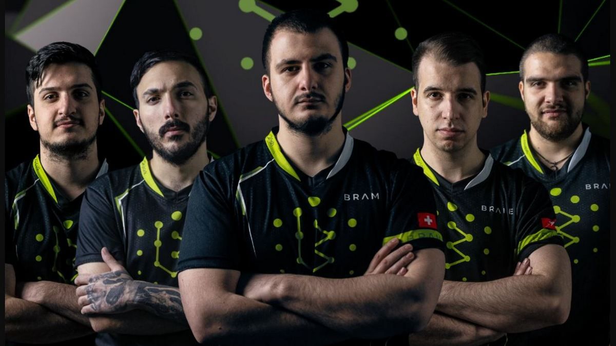Brame Dota 2 players posing with arms crossed