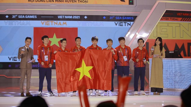 Trong đó, chiếc Huy Chương Vàng chính là thứ khẳng định vị thế của anh