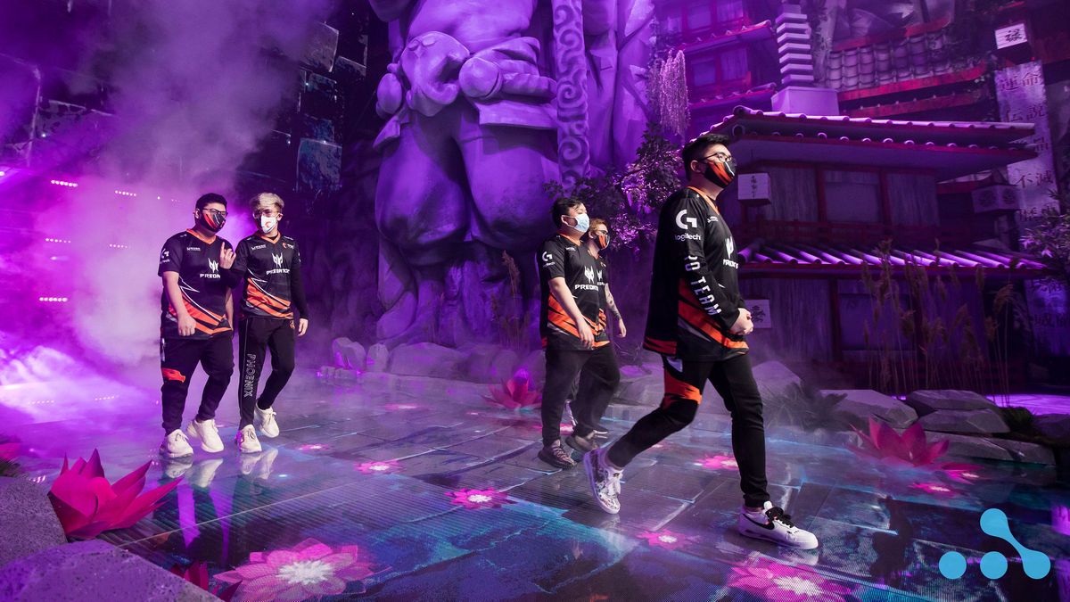 TNC walking on the AniMajor stage