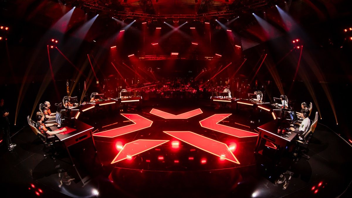 Fnatic vs ZETA Division in the VALORANT Champions 2023 stage