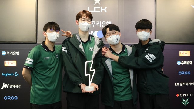 "Ngài" Morgan và đồng đội gần như không còn cơ hội Playoff