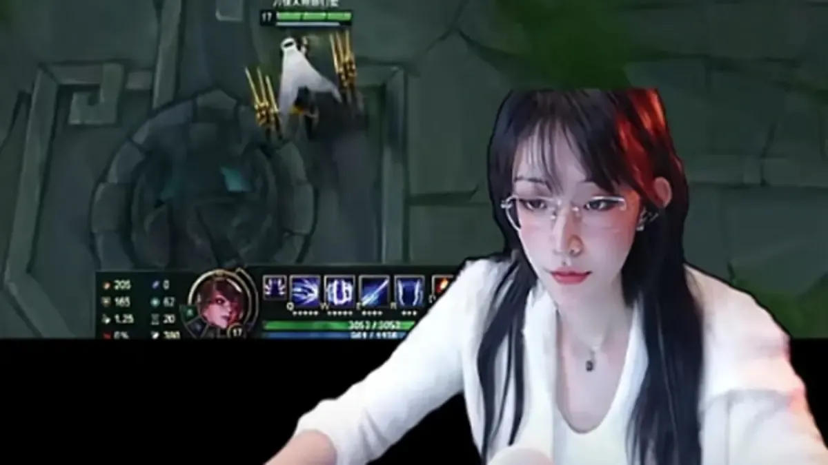 Nữ streamer LoL đang khiến cộng đồng mạng chao đảo bằng ''kĩ năng'' stream của mình