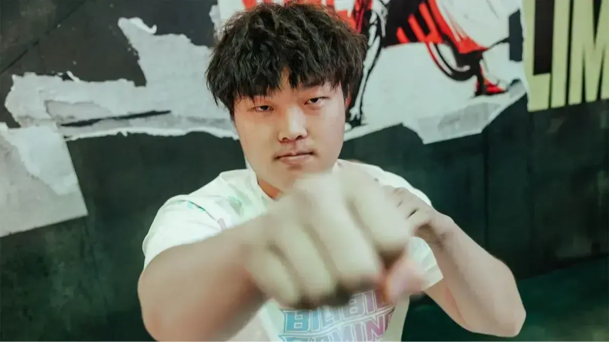 Fan Trung cho rằng Bin có hành vi bắt nạt như "bạo lực học đường" với ON ở gaming house