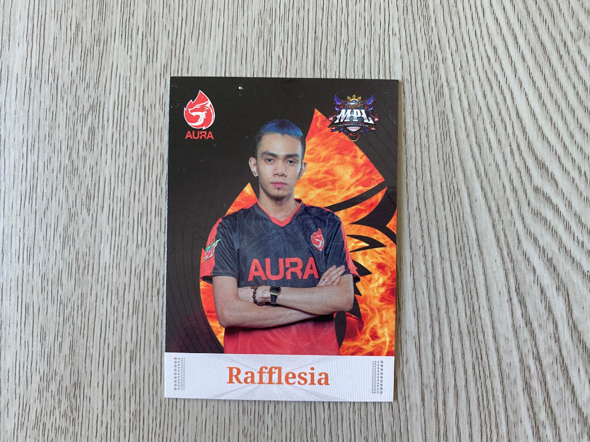 Rafflesia standing with crossed arms Player card